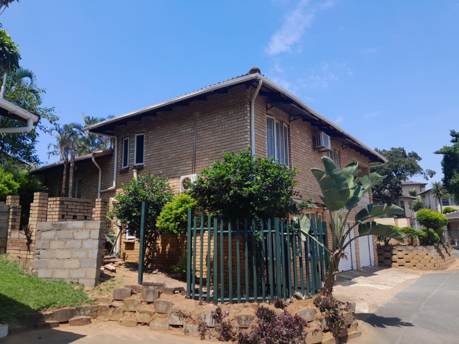 4 Bedroom Property for Sale in Amanzimtoti KwaZulu-Natal