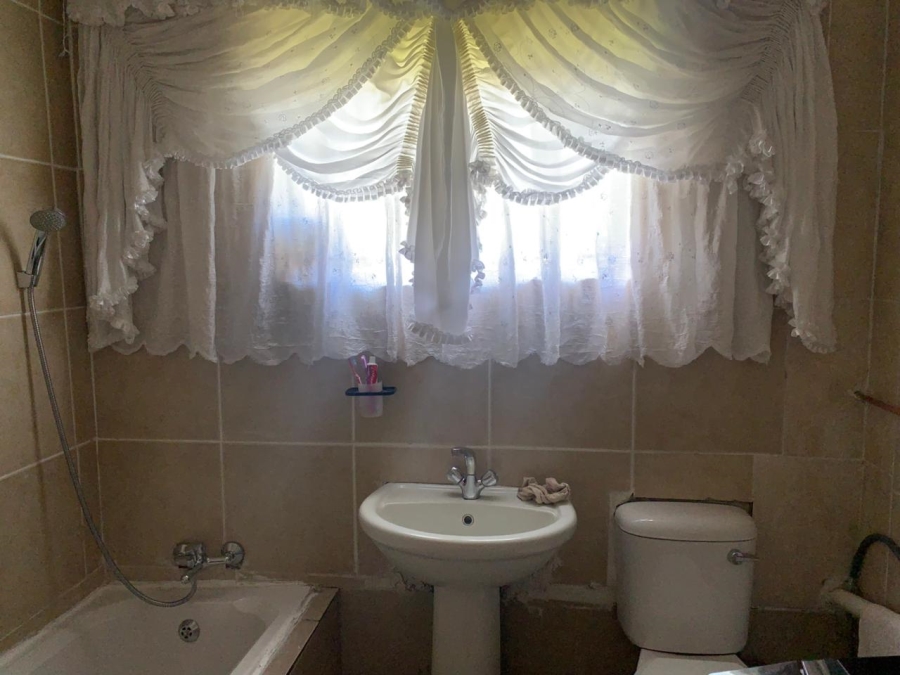 2 Bedroom Property for Sale in Madadeni KwaZulu-Natal