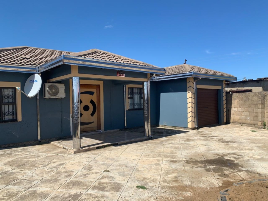 2 Bedroom Property for Sale in Madadeni KwaZulu-Natal