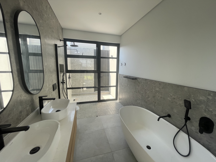 4 Bedroom Property for Sale in Elaleni Coastal Forest Estate KwaZulu-Natal