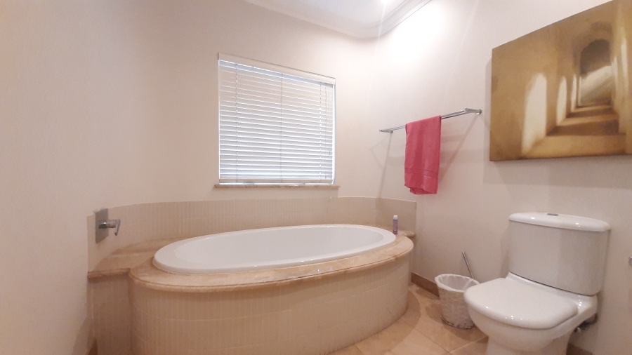 To Let 4 Bedroom Property for Rent in Ballito Central KwaZulu-Natal