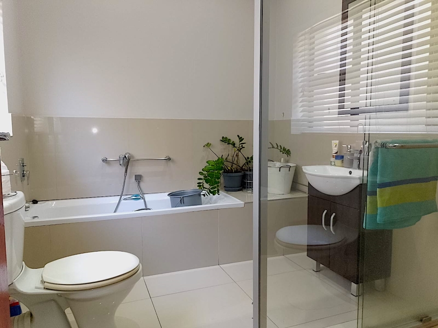 5 Bedroom Property for Sale in Palm Lakes Estate KwaZulu-Natal