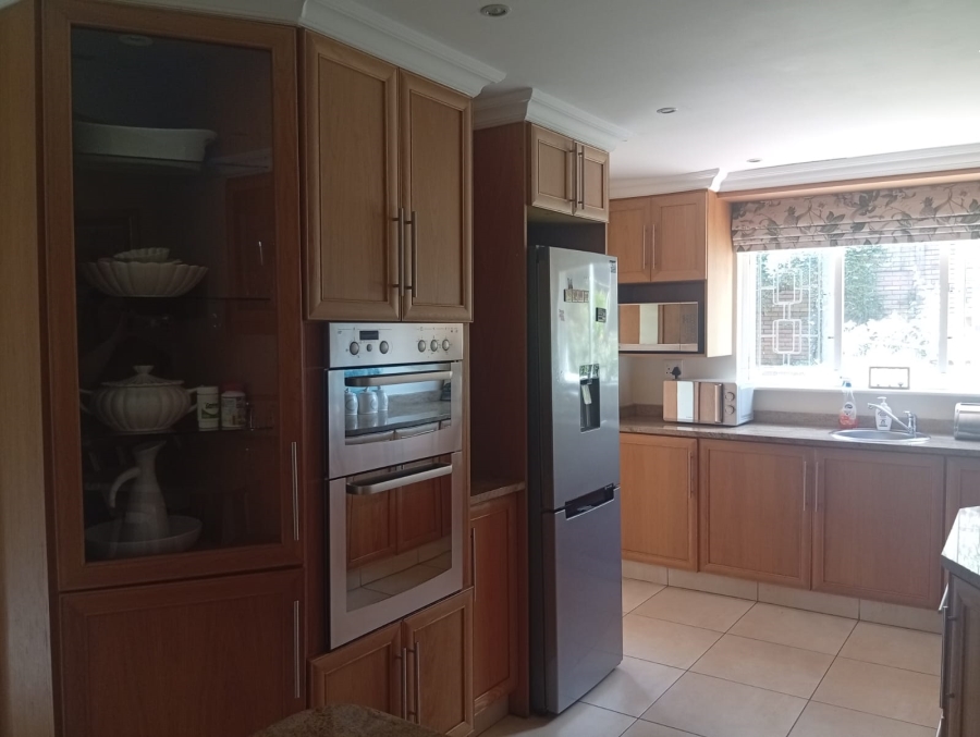 4 Bedroom Property for Sale in Kloof KwaZulu-Natal
