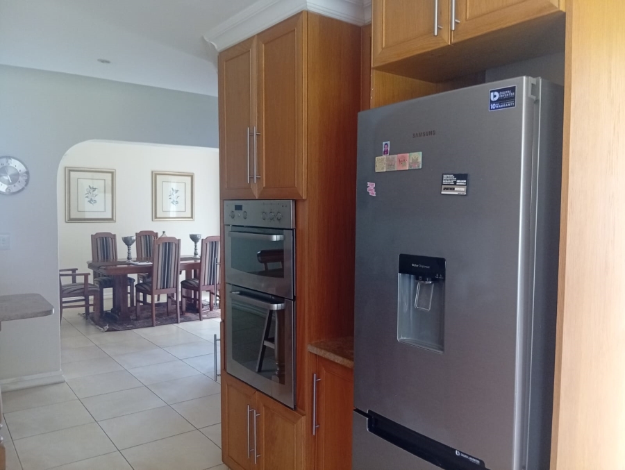 4 Bedroom Property for Sale in Kloof KwaZulu-Natal
