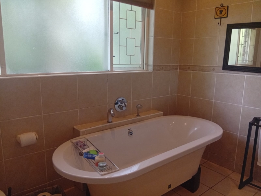 4 Bedroom Property for Sale in Kloof KwaZulu-Natal