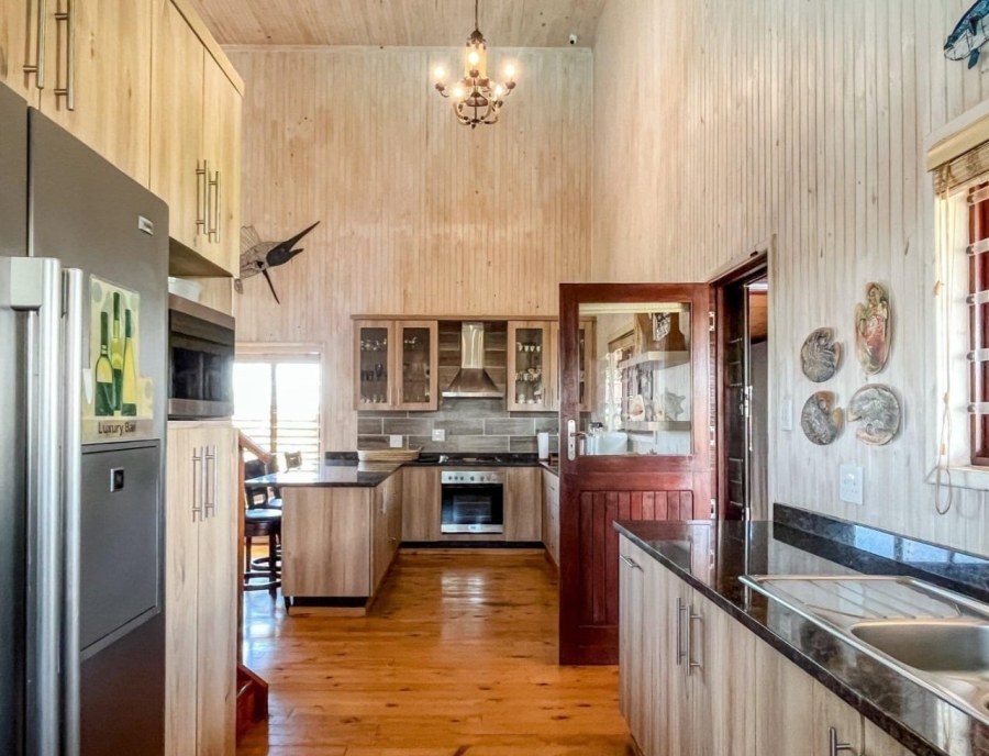 3 Bedroom Property for Sale in Tinley Manor KwaZulu-Natal