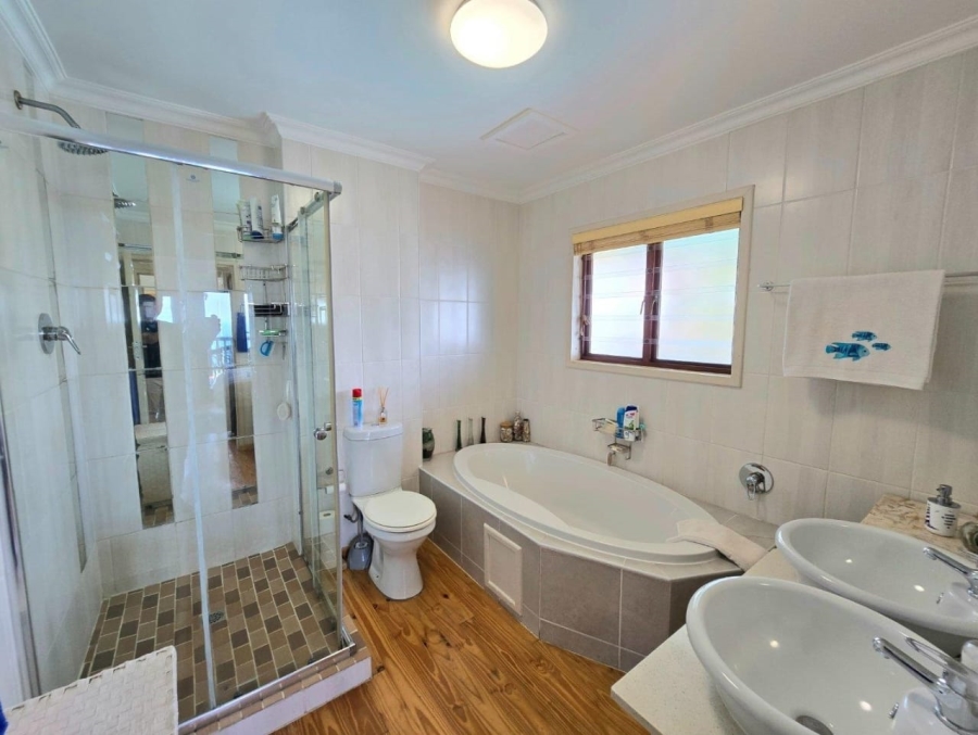 3 Bedroom Property for Sale in Tinley Manor KwaZulu-Natal