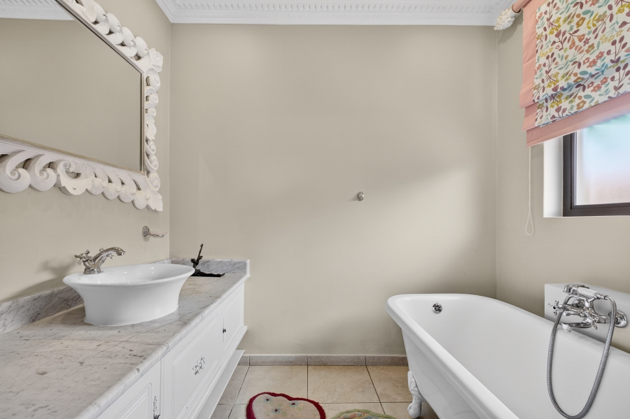 4 Bedroom Property for Sale in Izinga KwaZulu-Natal