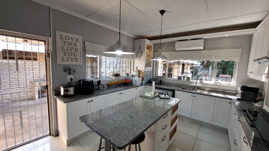3 Bedroom Property for Sale in Meer En See KwaZulu-Natal