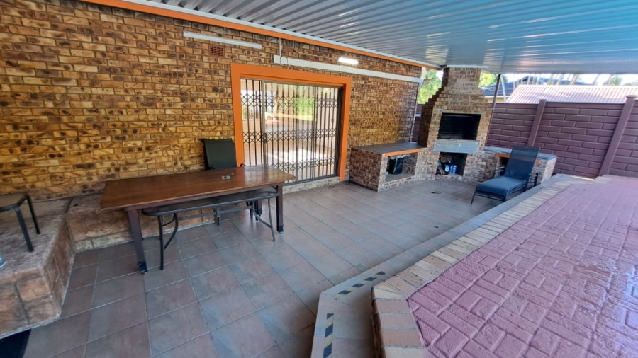 4 Bedroom Property for Sale in Meer En See KwaZulu-Natal