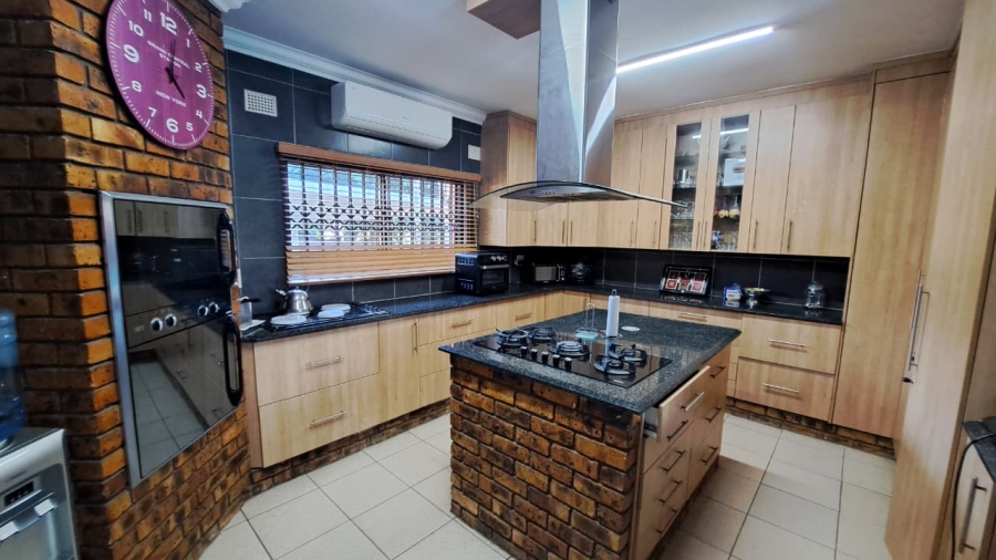 4 Bedroom Property for Sale in Meer En See KwaZulu-Natal