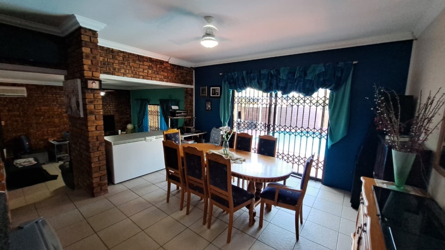 4 Bedroom Property for Sale in Meer En See KwaZulu-Natal