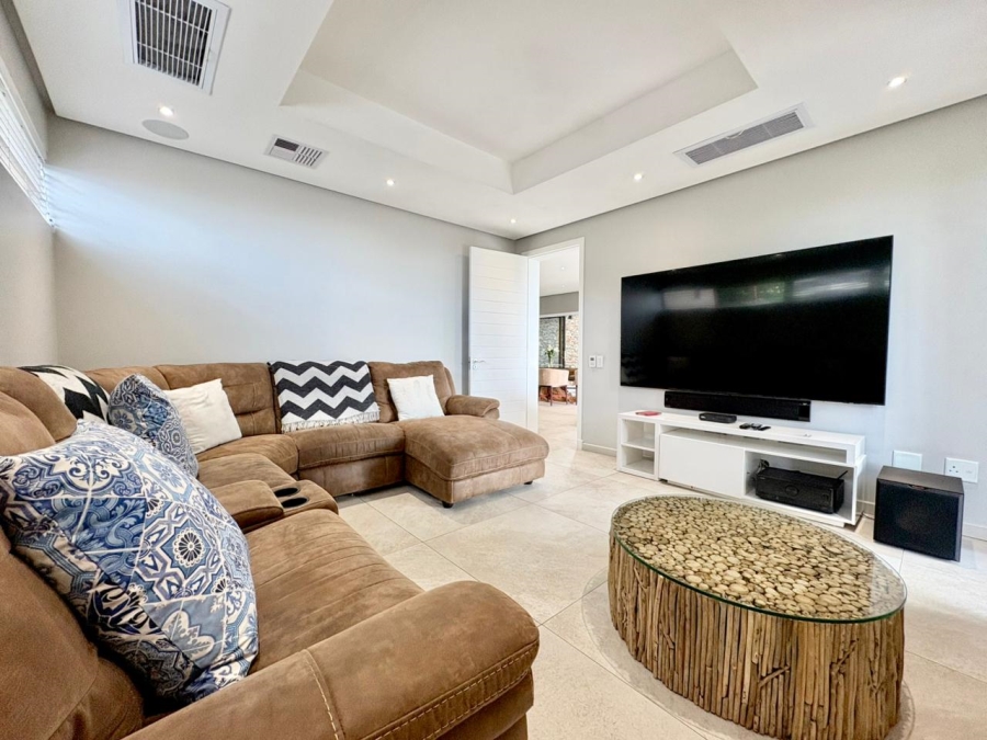 To Let 5 Bedroom Property for Rent in Izinga Park KwaZulu-Natal