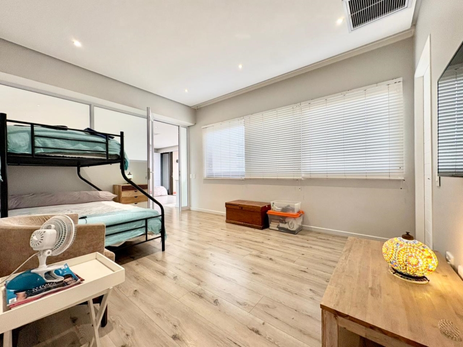 To Let 5 Bedroom Property for Rent in Izinga Park KwaZulu-Natal