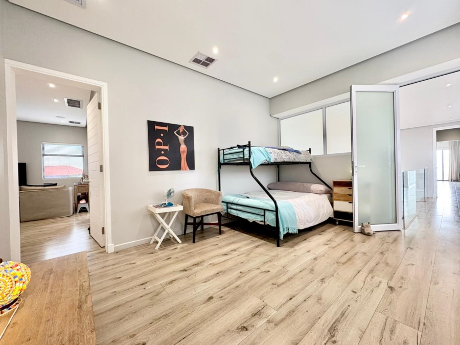 To Let 5 Bedroom Property for Rent in Izinga Park KwaZulu-Natal