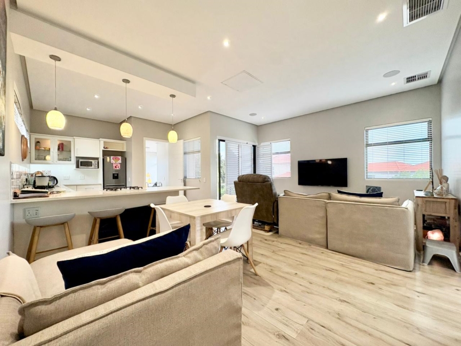 To Let 5 Bedroom Property for Rent in Izinga Park KwaZulu-Natal