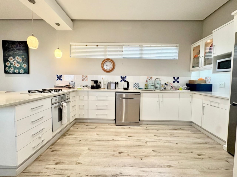 To Let 5 Bedroom Property for Rent in Izinga Park KwaZulu-Natal