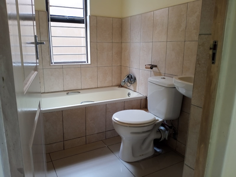 2 Bedroom Property for Sale in Westbrook KwaZulu-Natal
