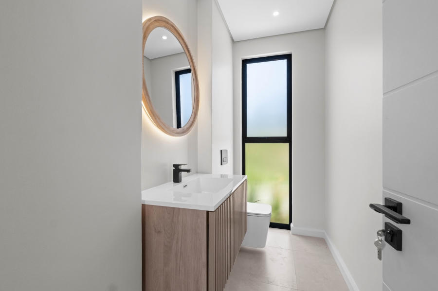 4 Bedroom Property for Sale in Sheffield Beach KwaZulu-Natal