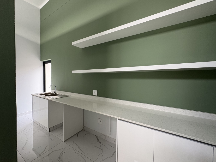 4 Bedroom Property for Sale in Tinley Manor KwaZulu-Natal