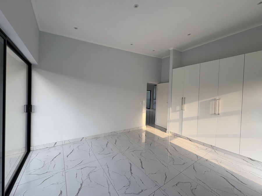 4 Bedroom Property for Sale in Tinley Manor KwaZulu-Natal