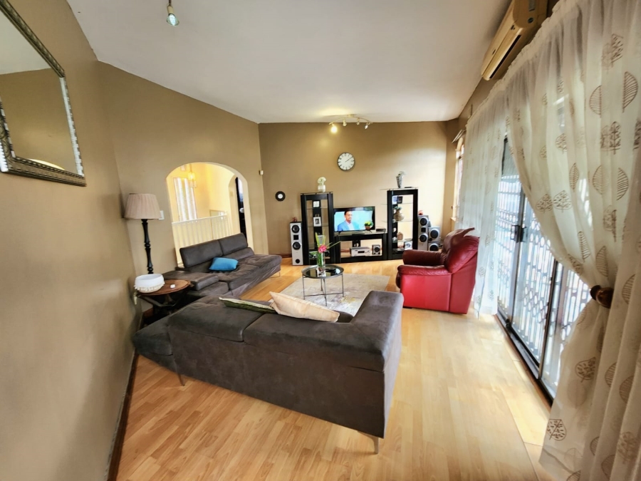 5 Bedroom Property for Sale in Reservoir Hills KwaZulu-Natal