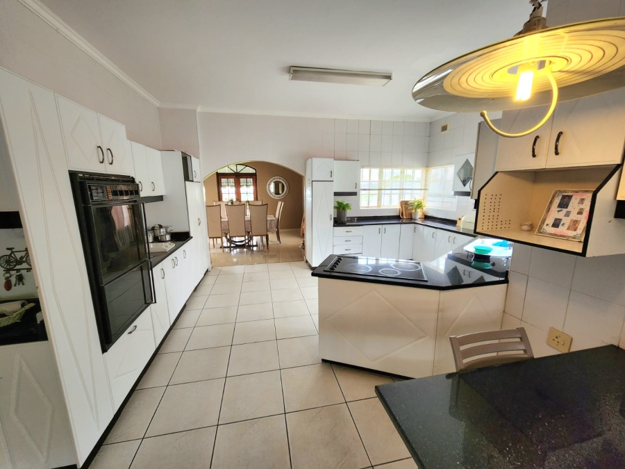 5 Bedroom Property for Sale in Reservoir Hills KwaZulu-Natal