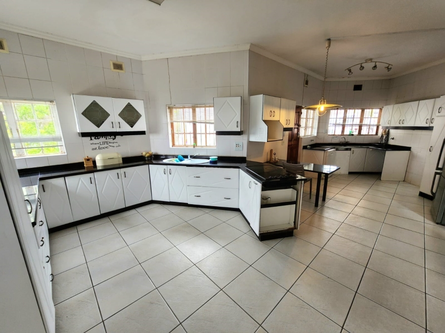 5 Bedroom Property for Sale in Reservoir Hills KwaZulu-Natal