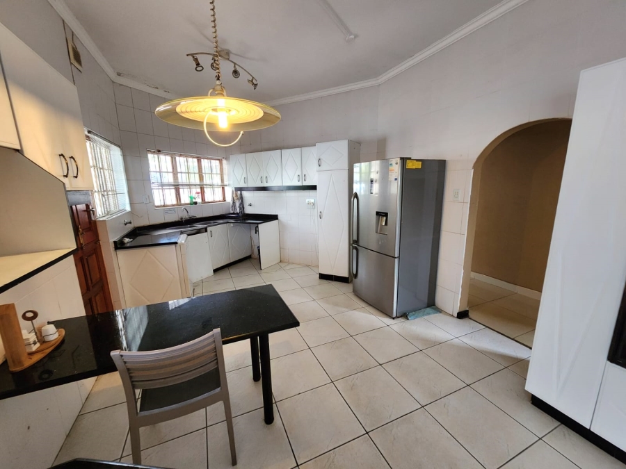 5 Bedroom Property for Sale in Reservoir Hills KwaZulu-Natal