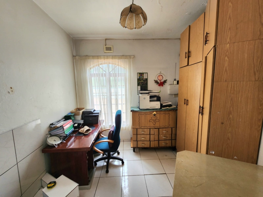 5 Bedroom Property for Sale in Reservoir Hills KwaZulu-Natal