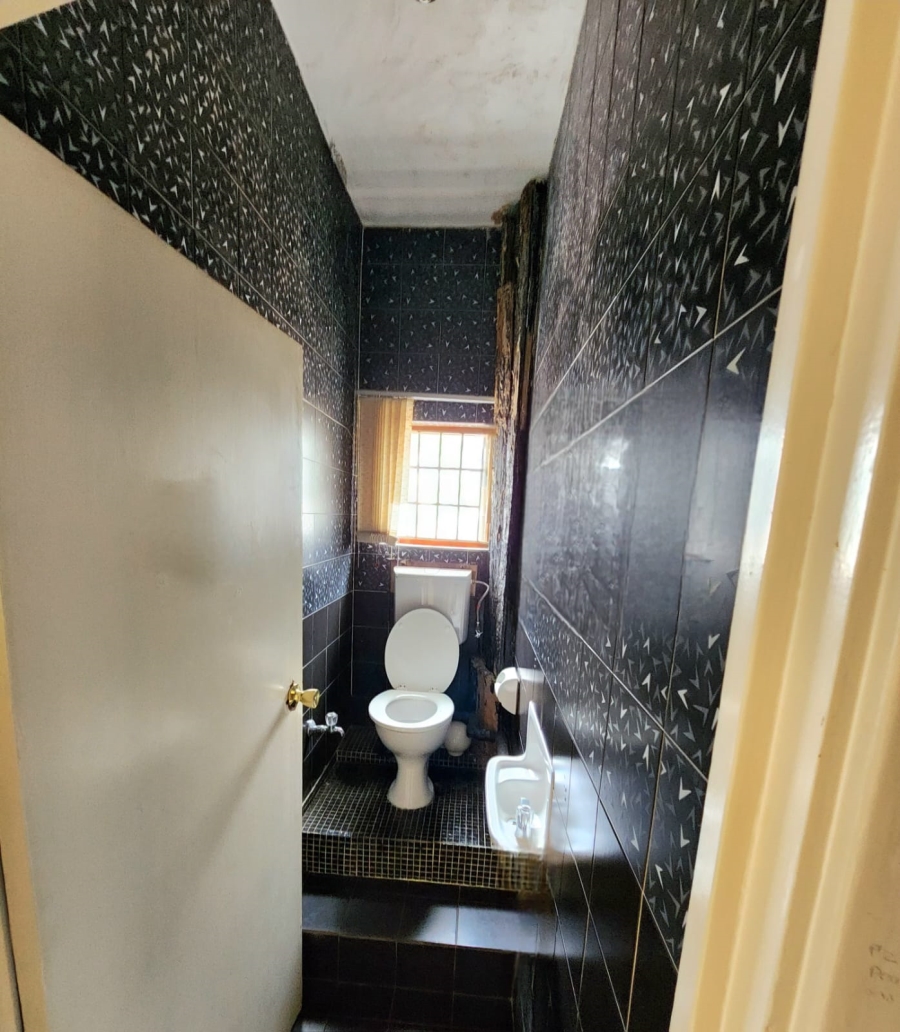 5 Bedroom Property for Sale in Reservoir Hills KwaZulu-Natal