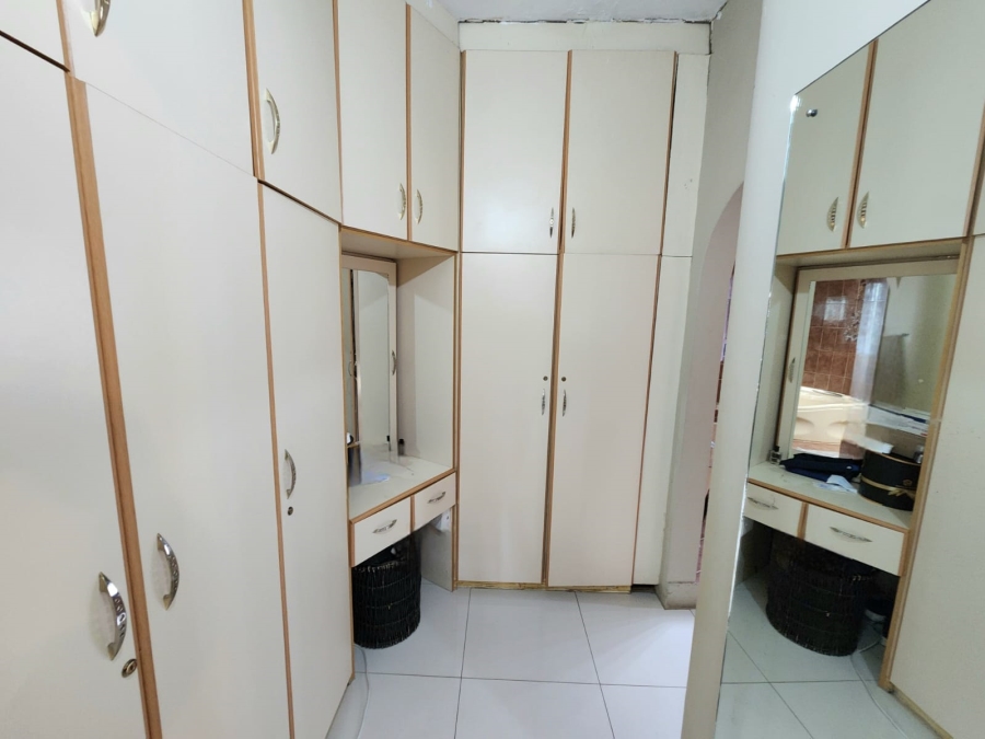 5 Bedroom Property for Sale in Reservoir Hills KwaZulu-Natal