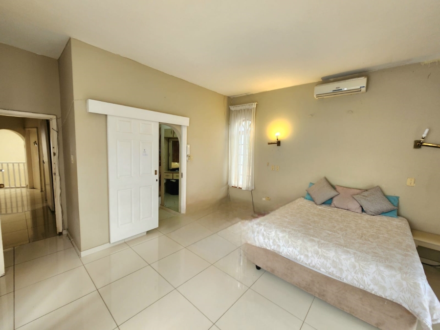 5 Bedroom Property for Sale in Reservoir Hills KwaZulu-Natal