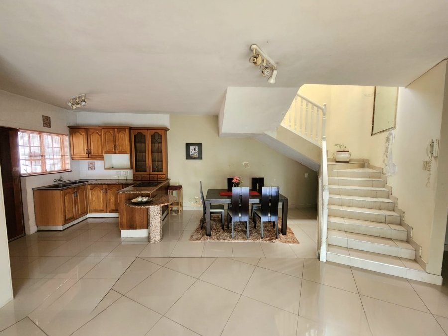 5 Bedroom Property for Sale in Reservoir Hills KwaZulu-Natal