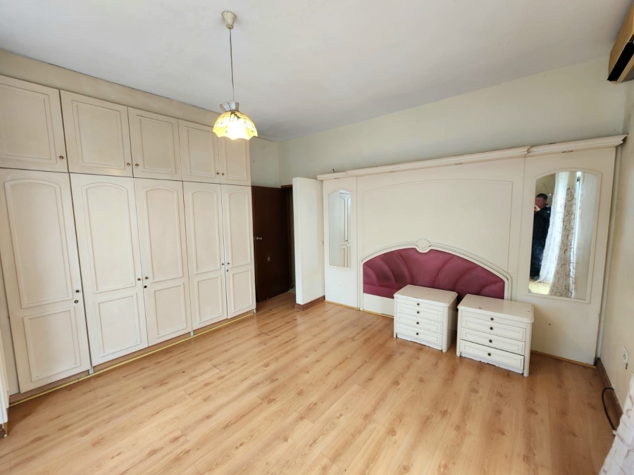 5 Bedroom Property for Sale in Reservoir Hills KwaZulu-Natal