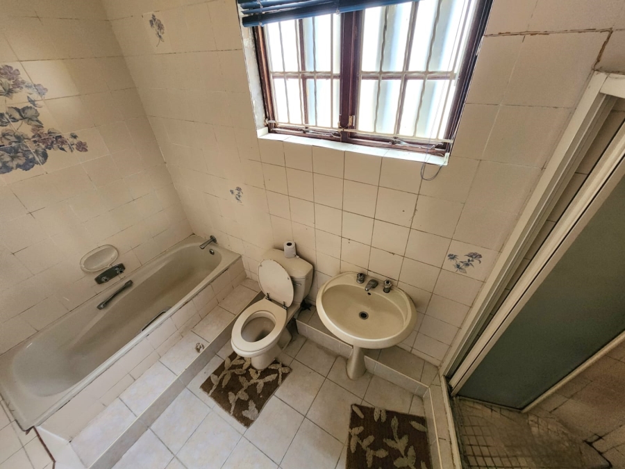 5 Bedroom Property for Sale in Reservoir Hills KwaZulu-Natal