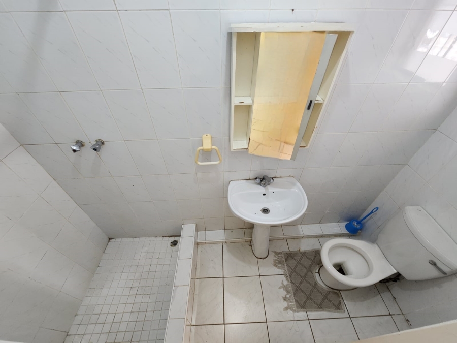 5 Bedroom Property for Sale in Reservoir Hills KwaZulu-Natal