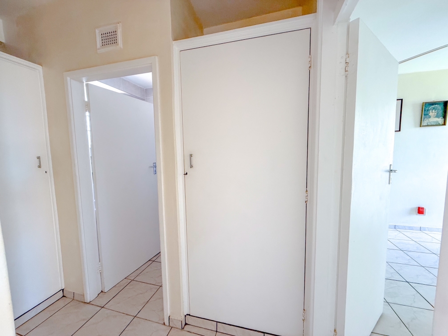 1 Bedroom Property for Sale in Empangeni Central KwaZulu-Natal