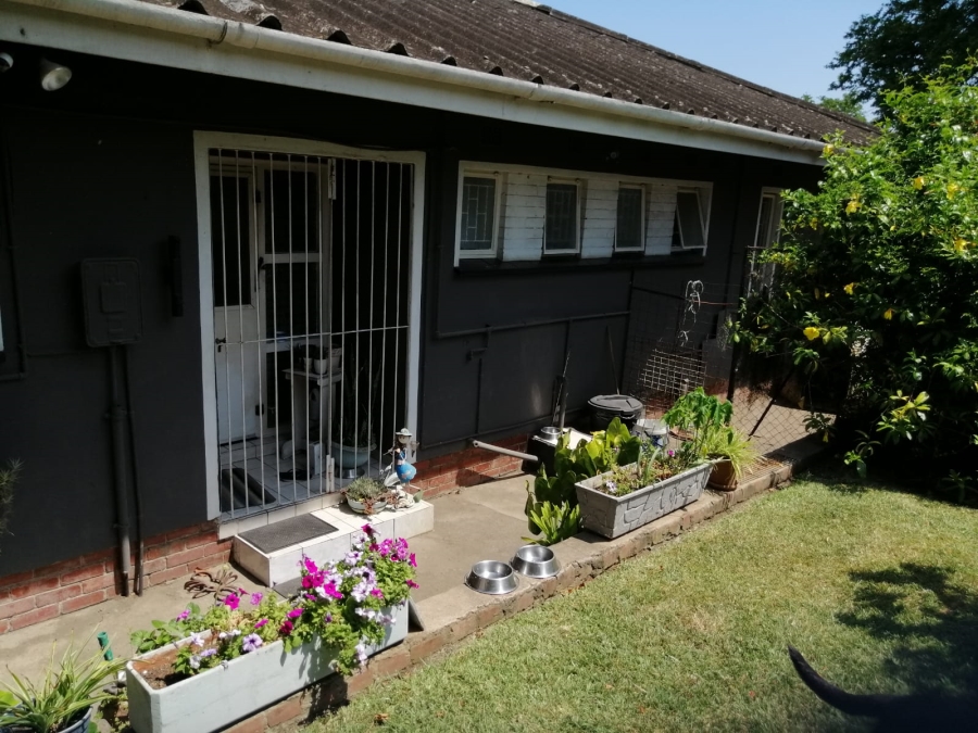 5 Bedroom Property for Sale in Mandeni KwaZulu-Natal