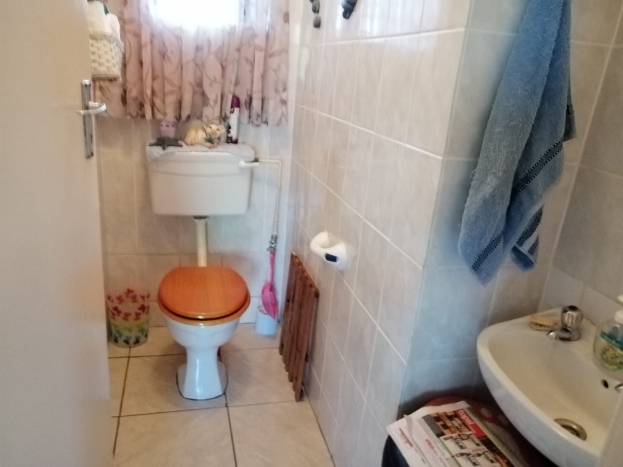 5 Bedroom Property for Sale in Mandeni KwaZulu-Natal
