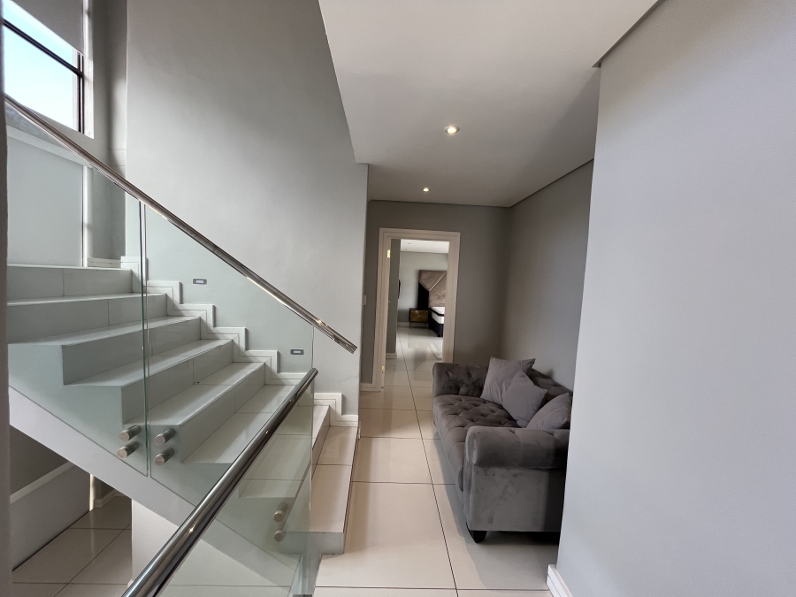 4 Bedroom Property for Sale in Izinga Ridge KwaZulu-Natal