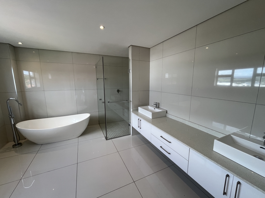 4 Bedroom Property for Sale in Izinga Ridge KwaZulu-Natal