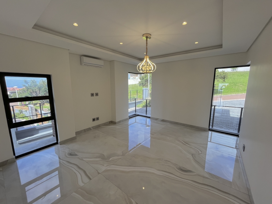 5 Bedroom Property for Sale in Izinga Ridge KwaZulu-Natal