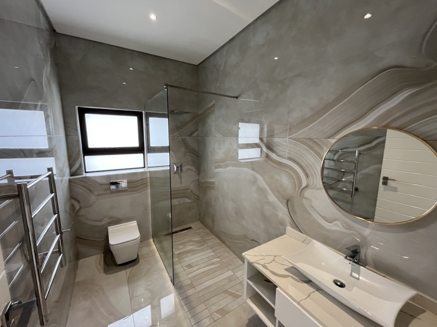 5 Bedroom Property for Sale in Izinga Ridge KwaZulu-Natal