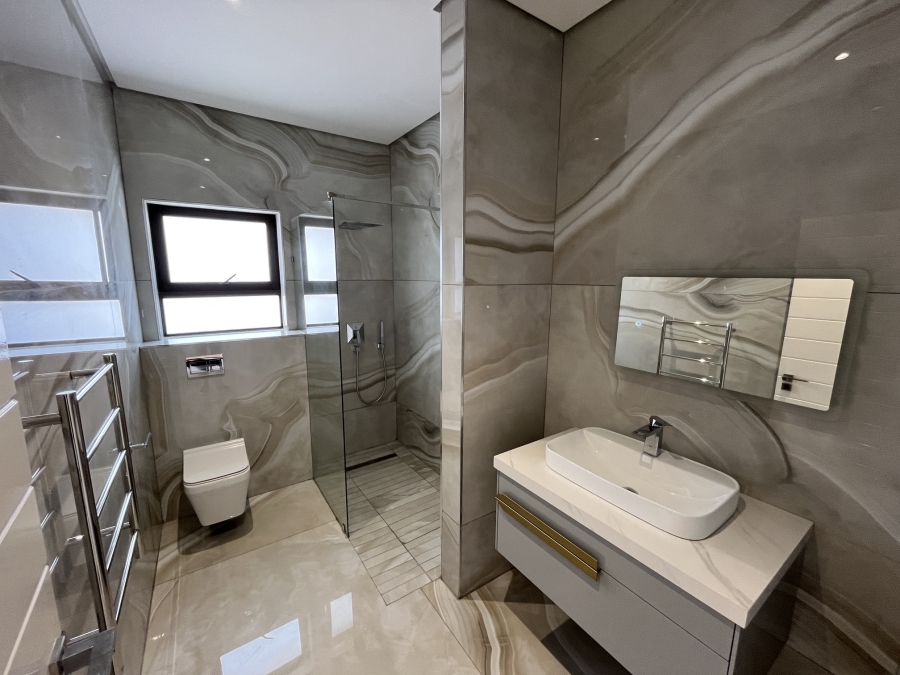 5 Bedroom Property for Sale in Izinga Ridge KwaZulu-Natal