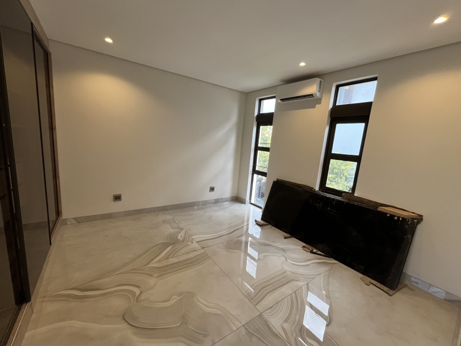 5 Bedroom Property for Sale in Izinga Ridge KwaZulu-Natal