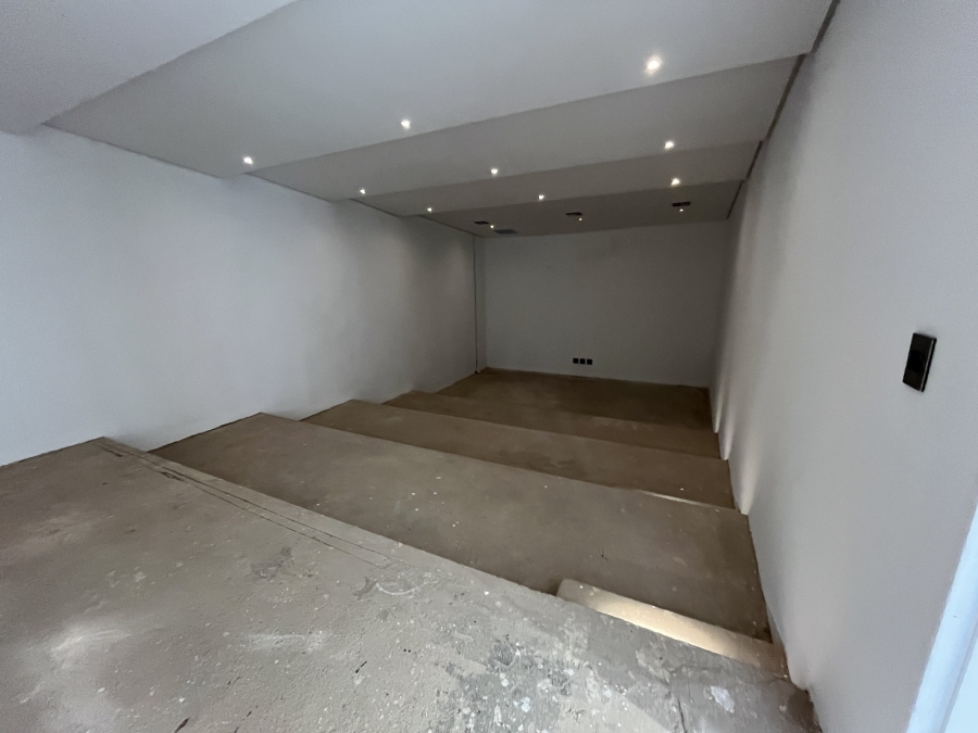 5 Bedroom Property for Sale in Izinga Ridge KwaZulu-Natal