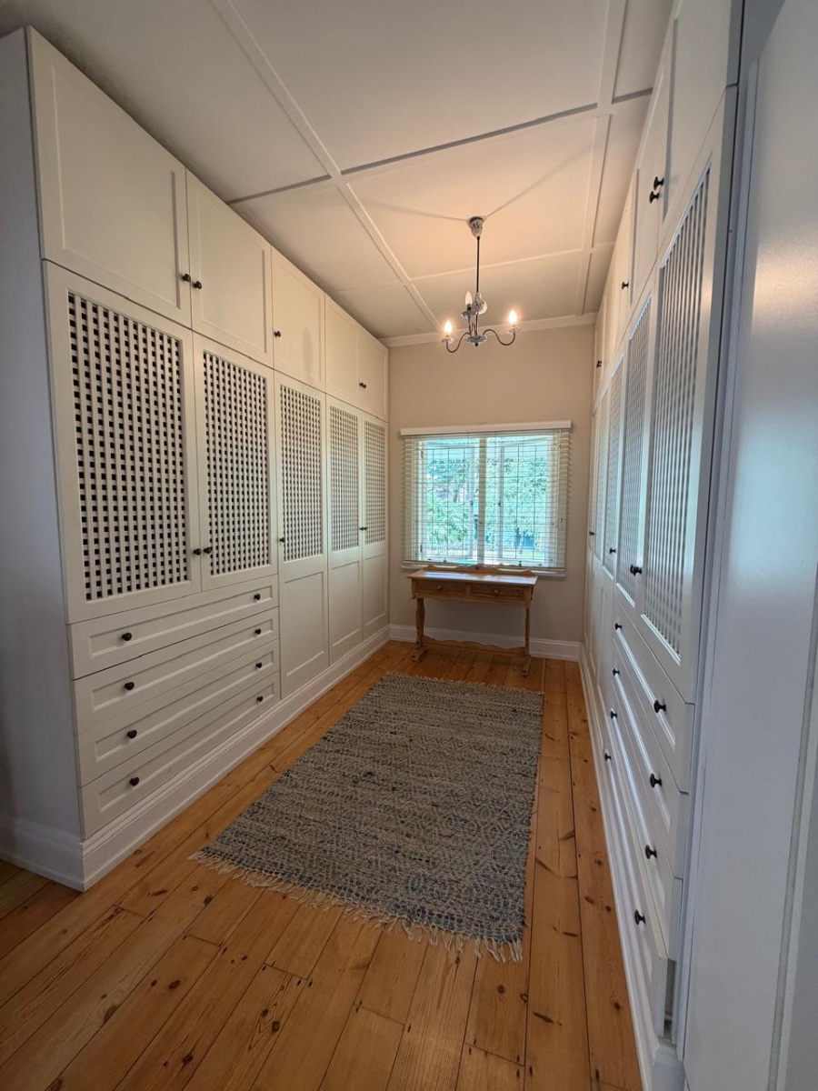 4 Bedroom Property for Sale in Kloof KwaZulu-Natal