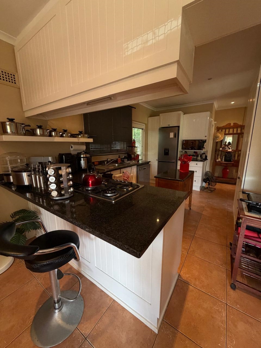 4 Bedroom Property for Sale in Kloof KwaZulu-Natal