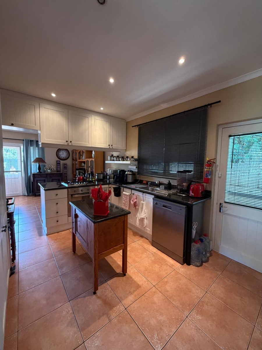 4 Bedroom Property for Sale in Kloof KwaZulu-Natal